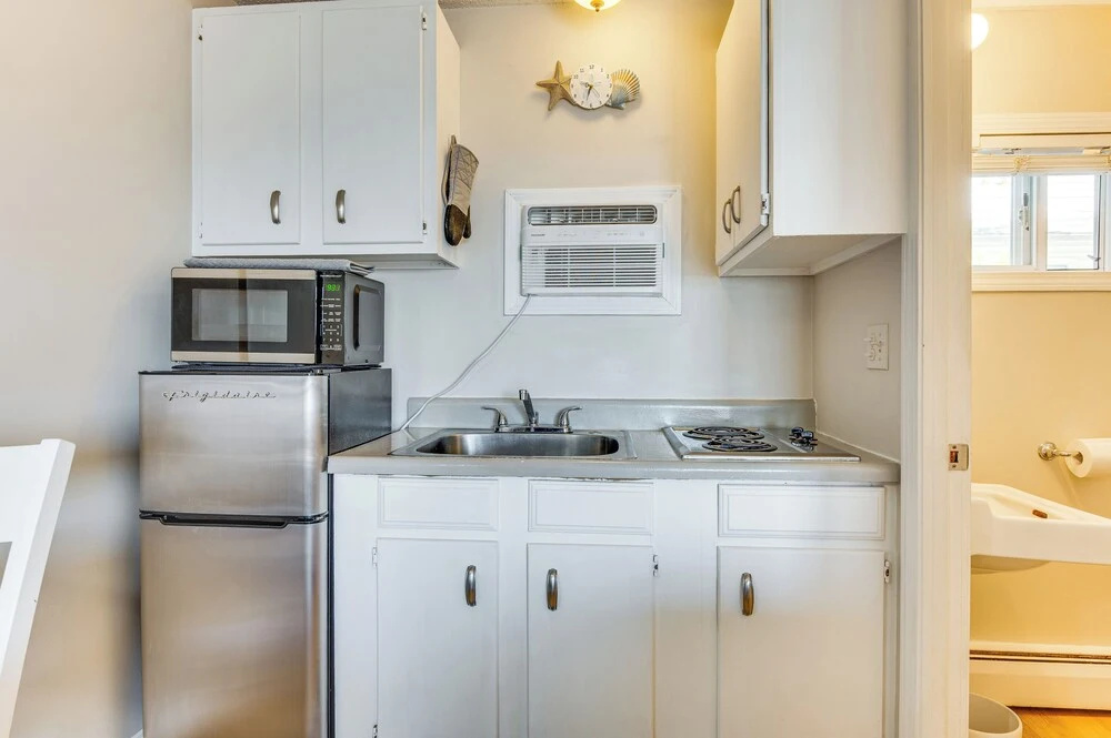 Old Orchard Beach Condo: Steps From the Beach