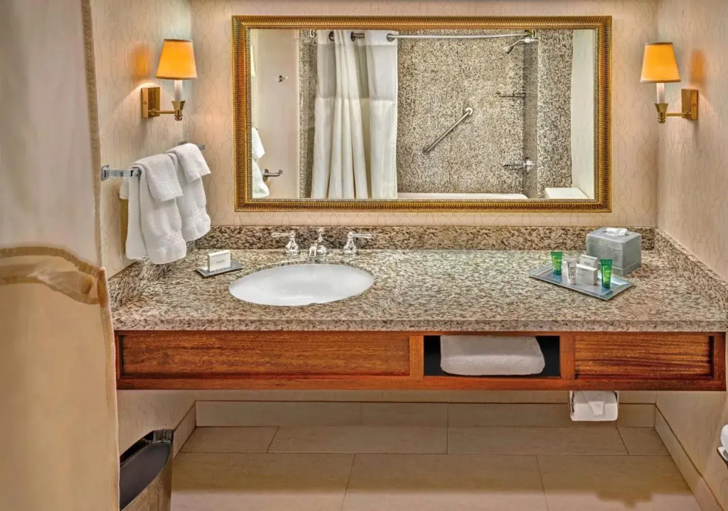DoubleTree by Hilton Philadelphia Airport