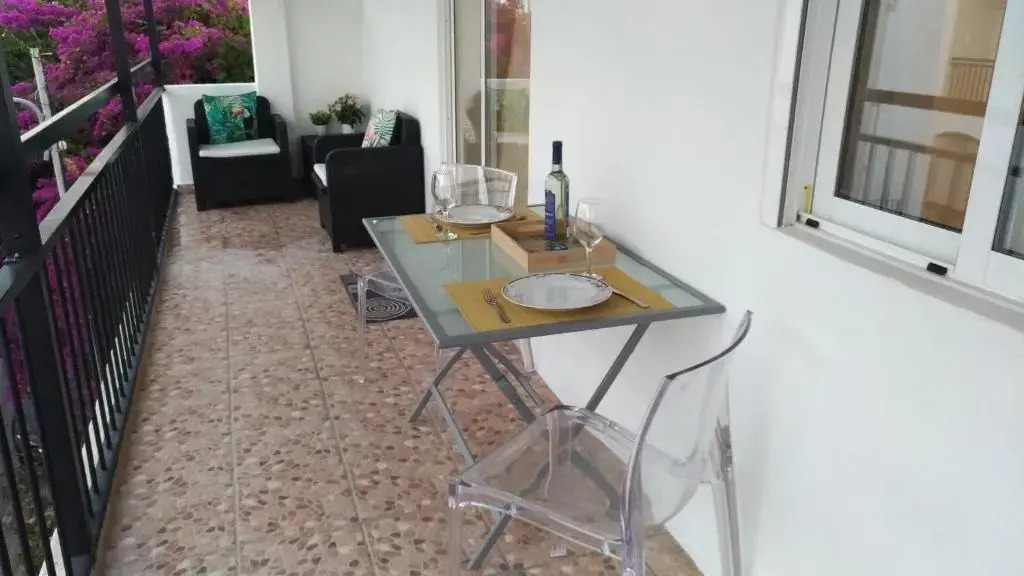 Apt Cardoso 3 ao lado da Praia Peneco