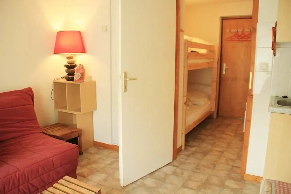 Apartment With Balcony in Chatel