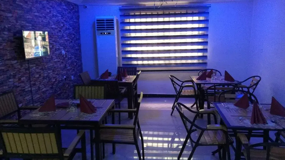 De'Bliss Gold Hotel & Suite