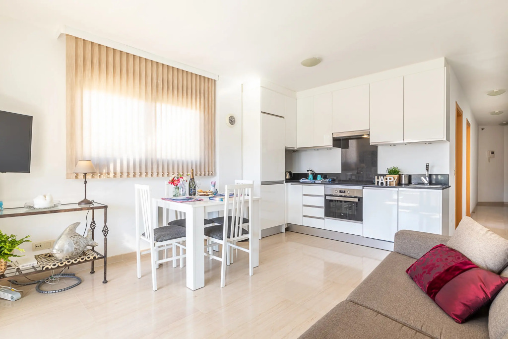 Stunning Seafront Apartment in Carvajal Beach