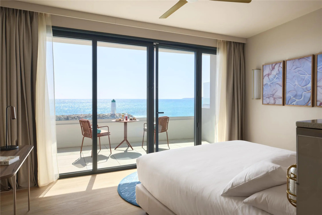 Marina Bay Riviera Hotel, Curio Collection by Hilton