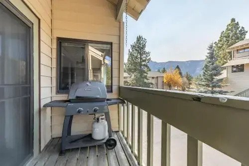 RedAwning La Vista Blanc 69