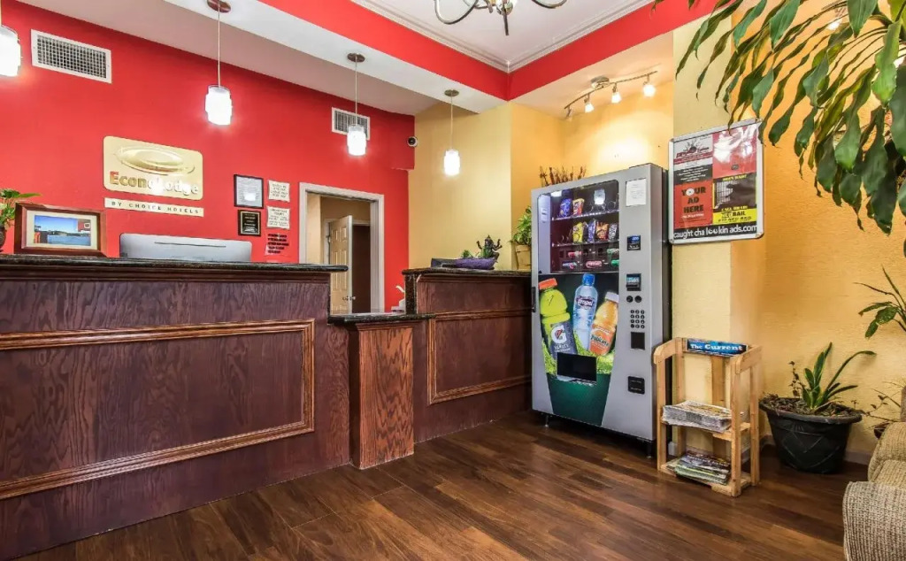 Woodridge Inn and Suites