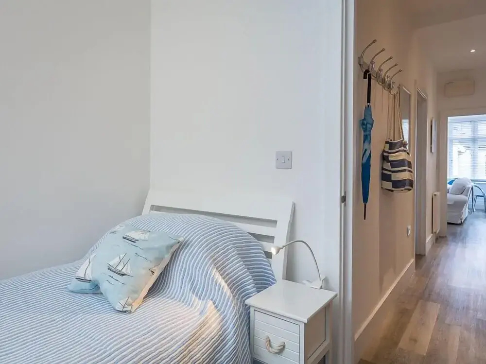 The Apartment, Newcomen Road