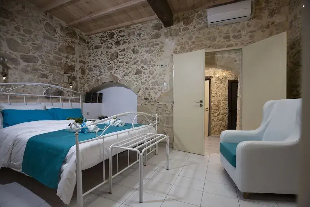 Trigono Luxury House