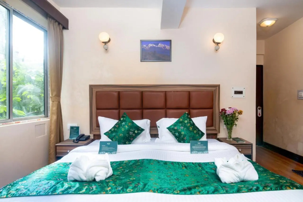 Muscatel Fairmount 100 Mts from Mall Road