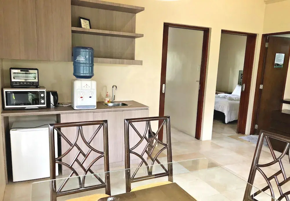 Shalom Hotel