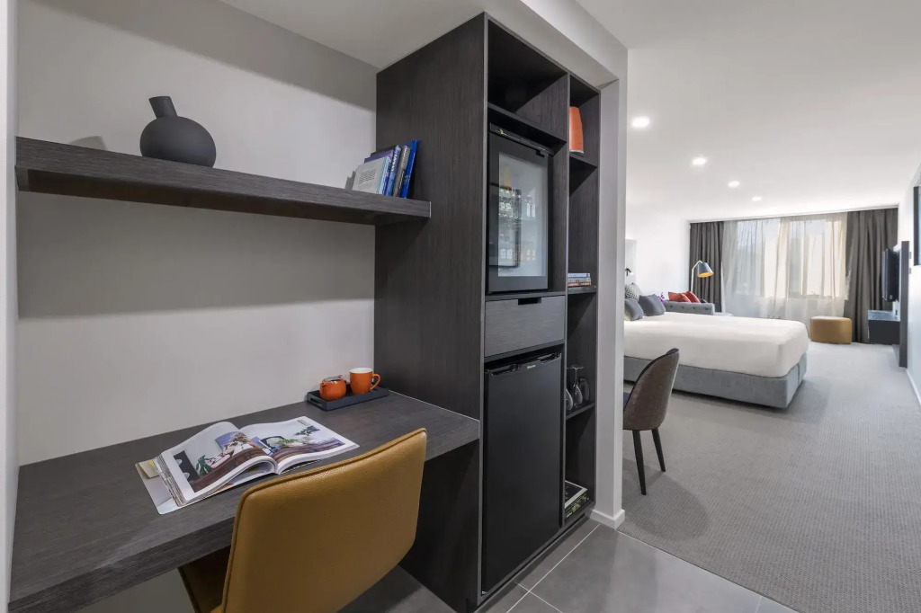 Deco Hotel Canberra