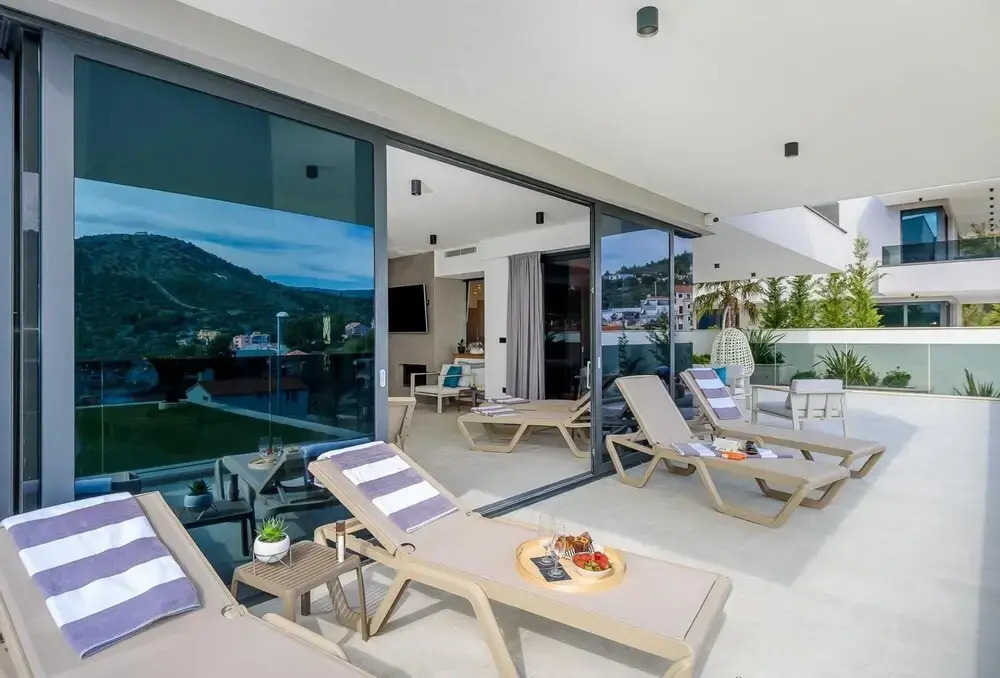Villa Lucy Cherry CFH