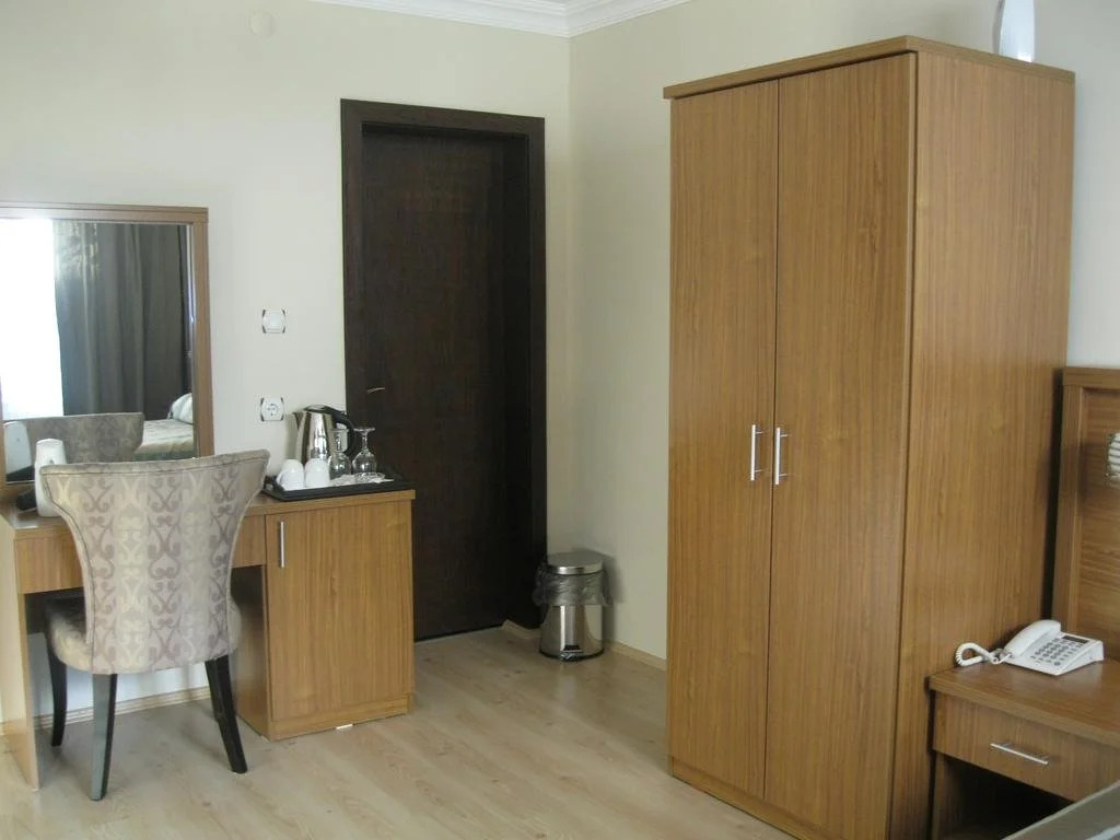 Emin Apart Pension