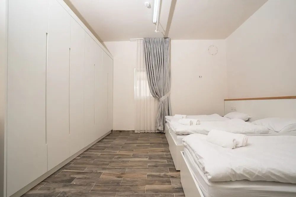 Eshel Suites