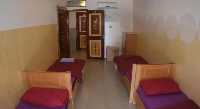 New Palm Hotel & Hostel