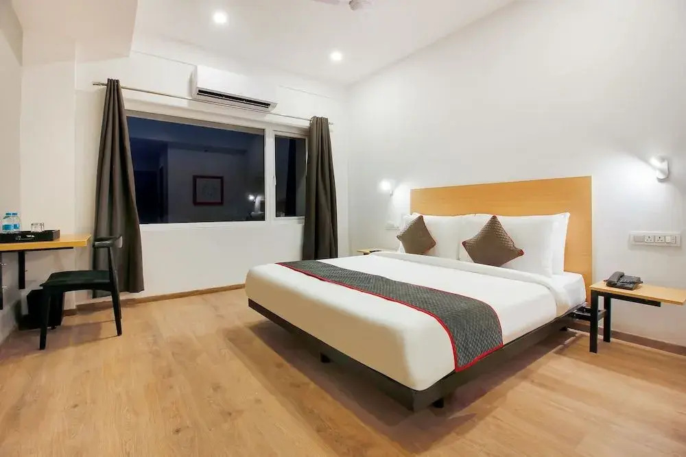 Oyo Townhouse 151 H Square