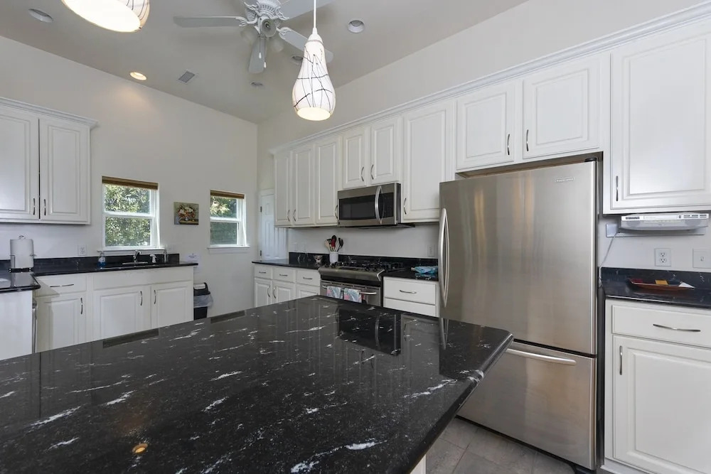 Harbor Delight On The Bay - Private Sandy Beach! 4 Bedroom Home by RedAwning