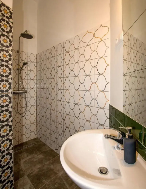 Hedonist Lodge
