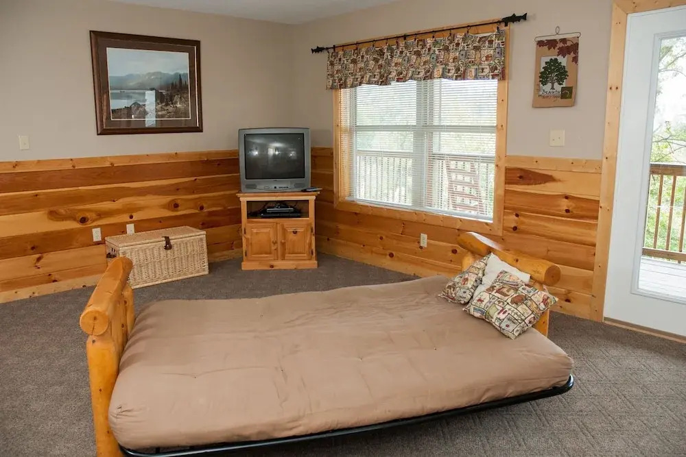 AMERICAN BEAUTY - 5 Br Cabin