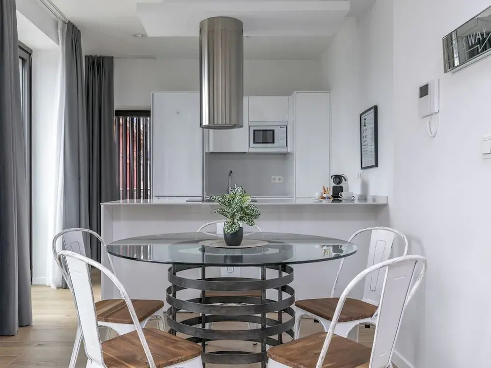 Riverside by Forever Rentals. Deluxe 2 Bedroom Apartment With Views of R?a. Wifi