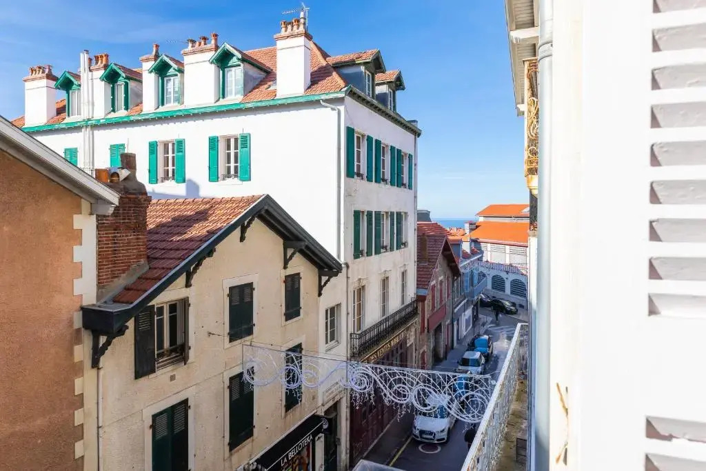Haussman -Elegant 2 bedrooms flat in the heart of Biarritz- Parking