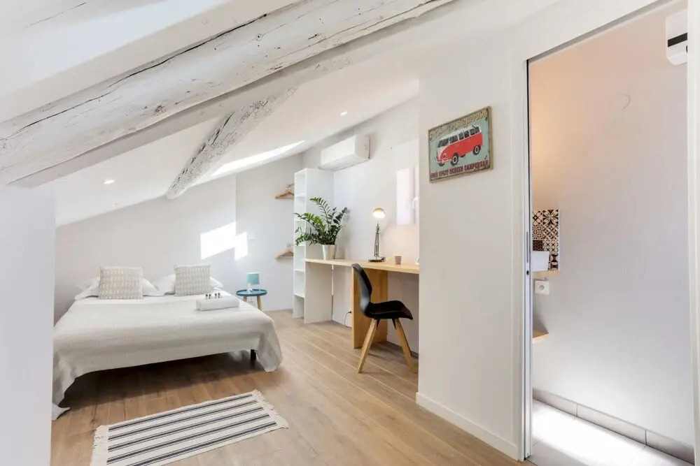 Wonderful 2 Bedrooms, Place de la Comédie