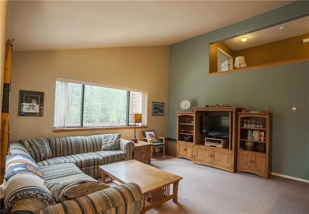 143 Park Forest (Private Home with Hot Tub)