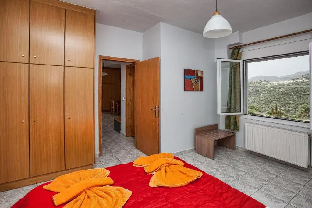 Chrisanthi Studios & Apartments