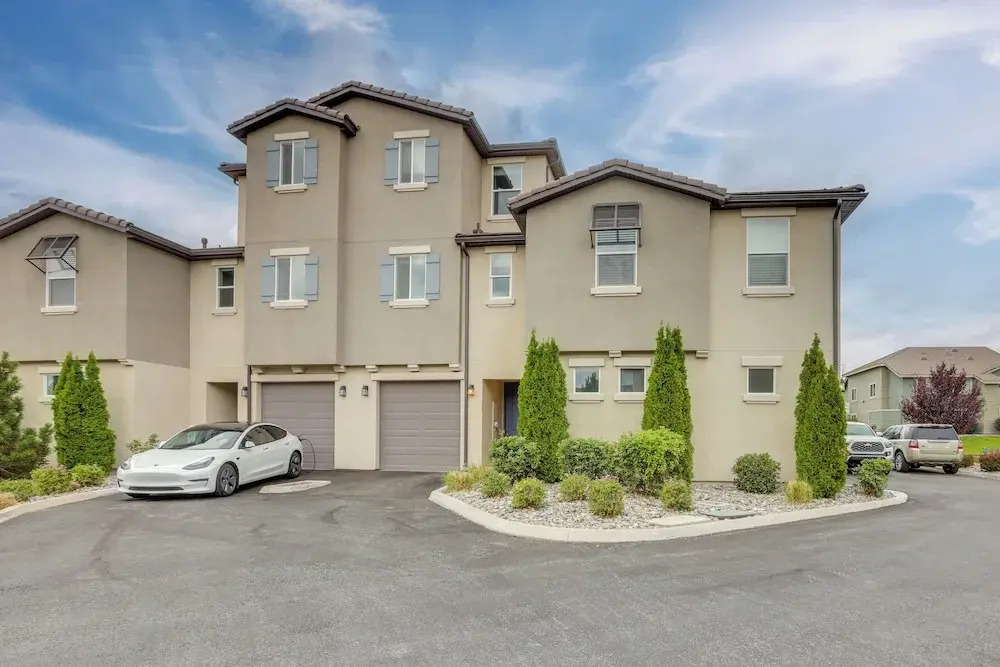 Home Base w/ Easy 1-80 Access: 4 Mi to Dtwn Reno!