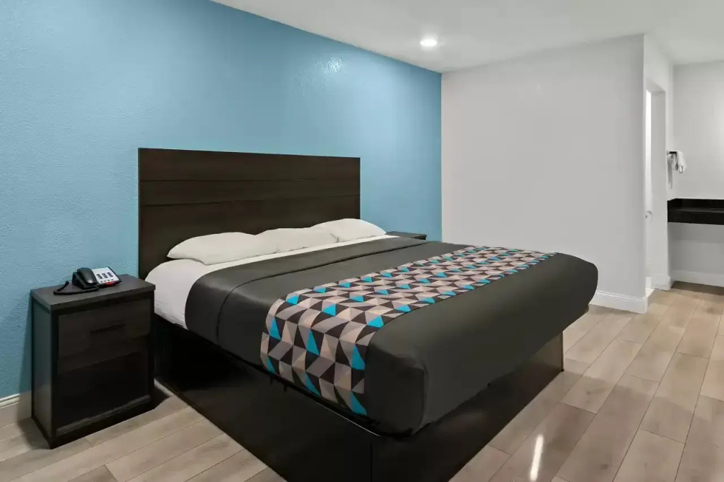 Rodeway Inn Palestine
