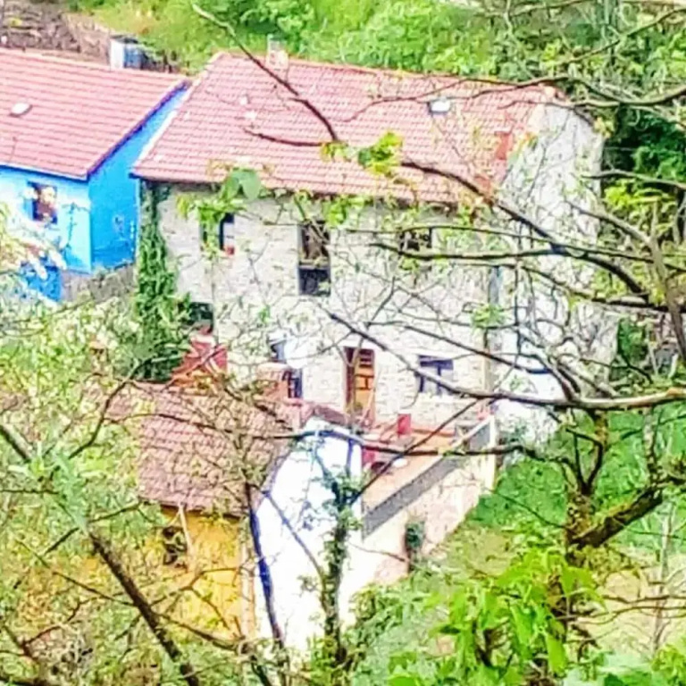 House with 5 Bedrooms in Mieres Del Camino, with Wonderful Mountain View, Balcony And Wifi - 32 Km From the Slopes