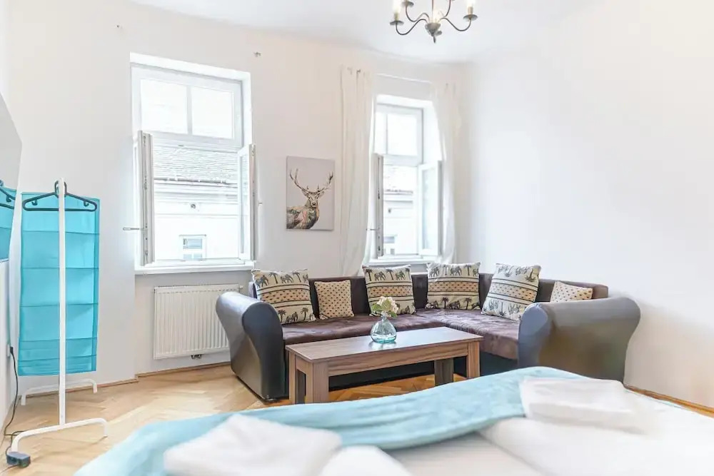 Simple 2 Bedroom Apartment with WiFi