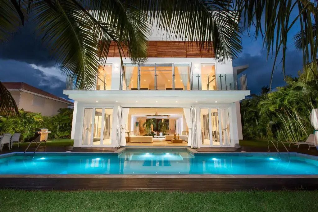 Luxury Villa Waterfall - Pool & BBQ