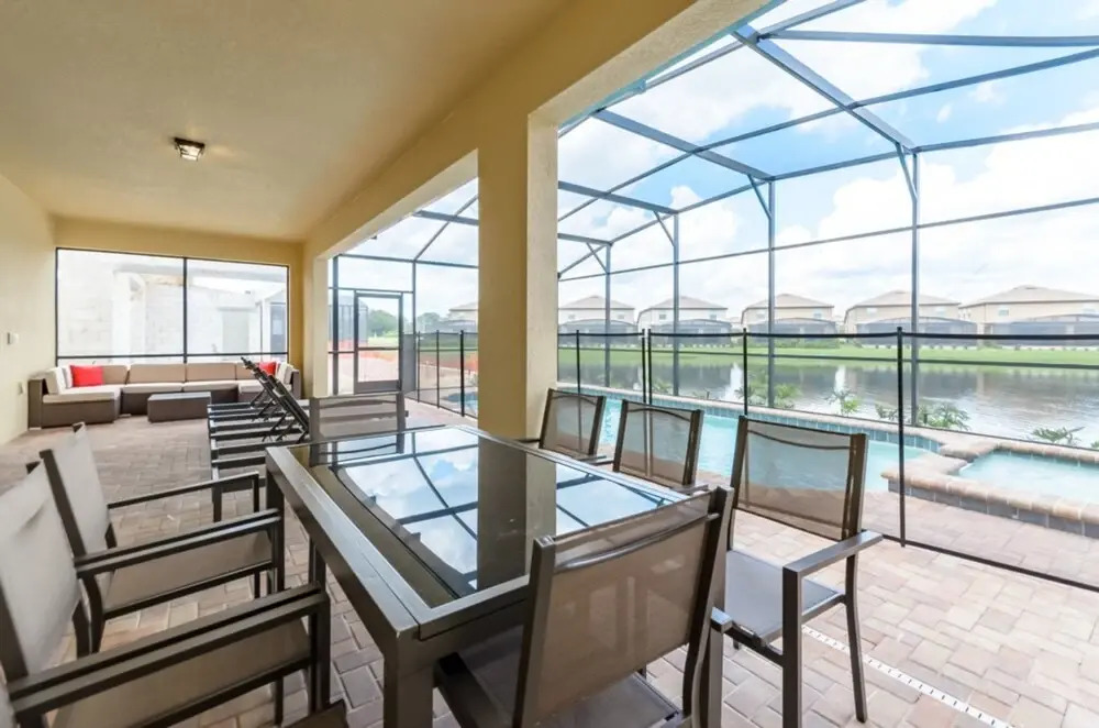 Windsor at Westside - 8811 Macapa Drive