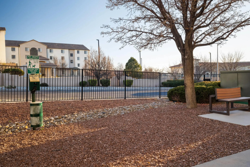 Days Inn & Suites by Wyndham Airport Albuquerque