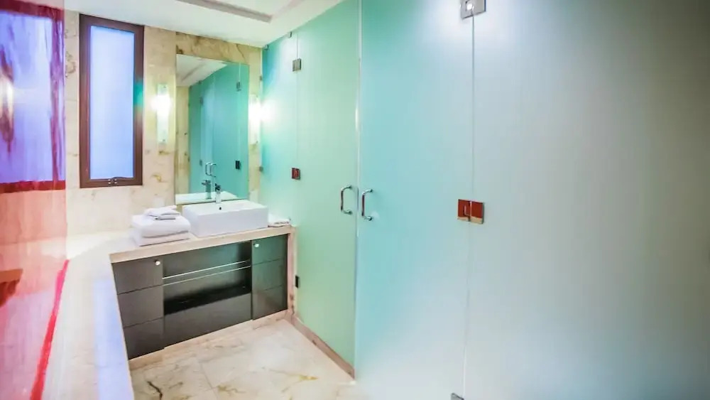 Las Brisas 401 3 Bedroom Condo by RedAwning