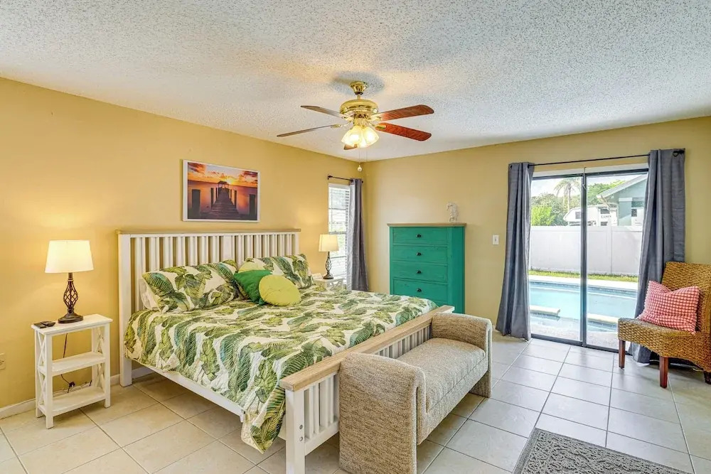 1 Mi to Dtwn Stuart: Bright Home w/ Pool & Spa!