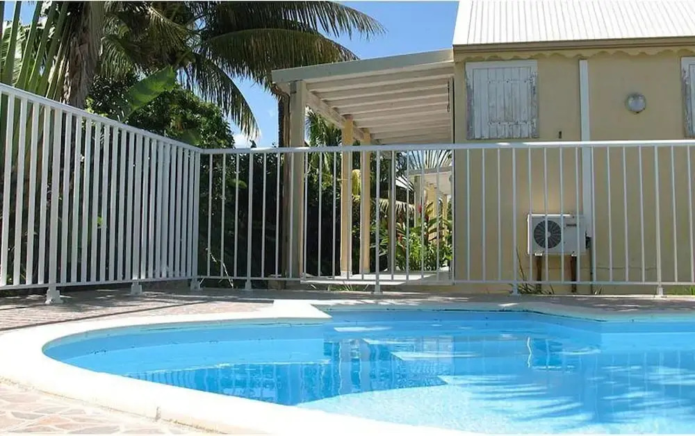 House With 2 Bedrooms in Saint-françois, With Pool Access, Furnished Garden and Wifi - 3 km From the Beach