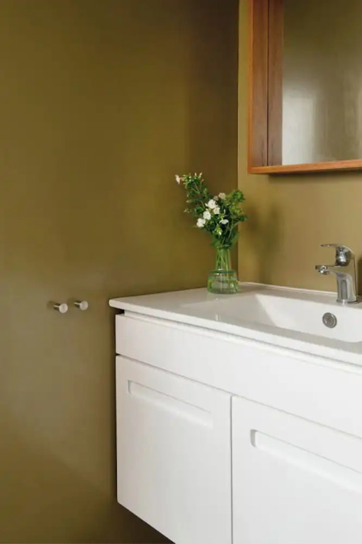Spacious & Stylish 3BR Apt w Beautiful Street View