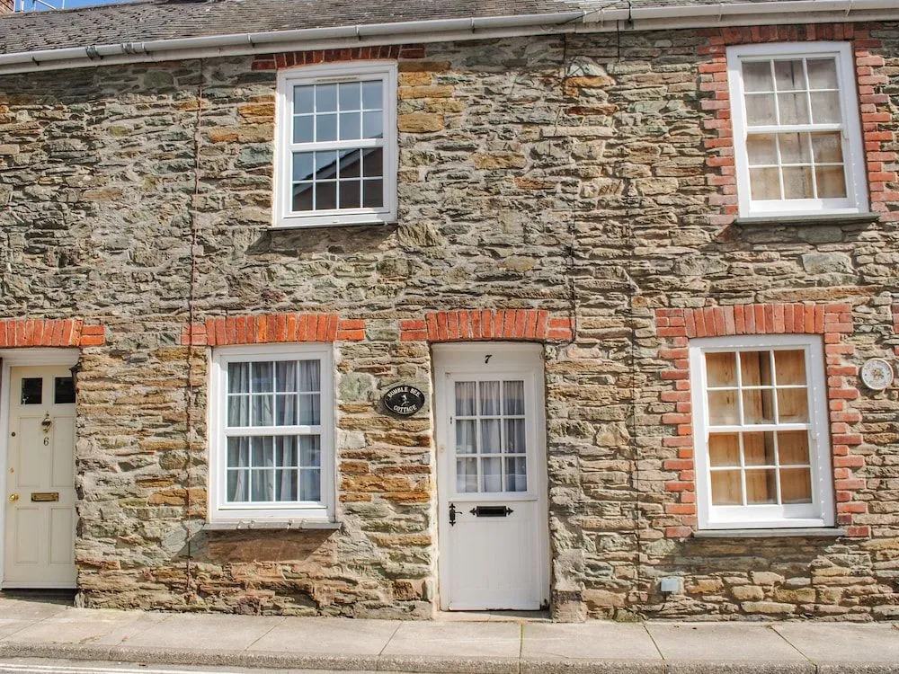 Bumblebee Cottage