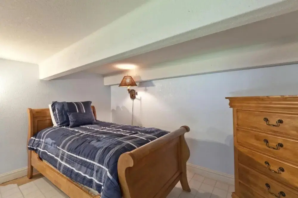 Aquarius Condominium 301