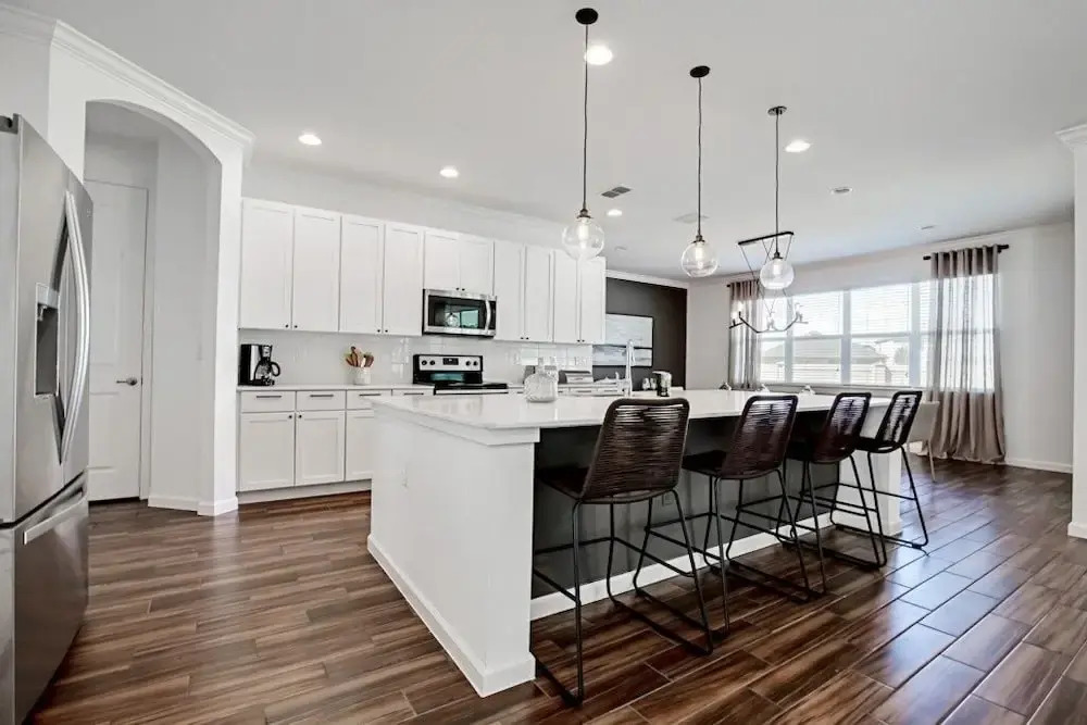 Very Private Surroundings Pool, Game Room & More! 7 Bedroom Home