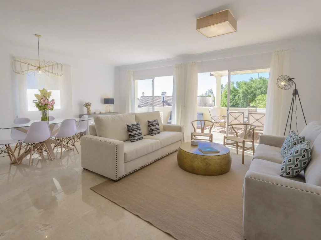 Elegant and bright townhouse · The family Golf getaway ·