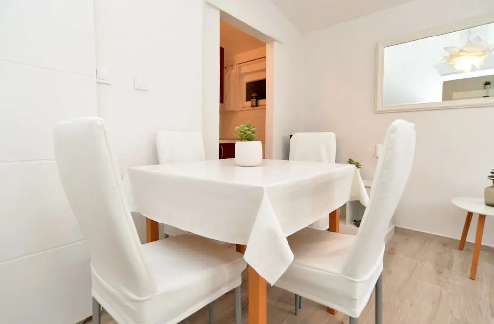 Apartment 1363
