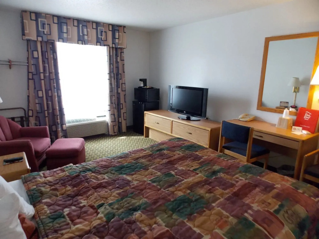 Norwood Inn and Suites - Roseville