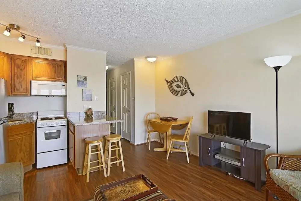 Casa del Vistas 1 Br condo by RedAwning