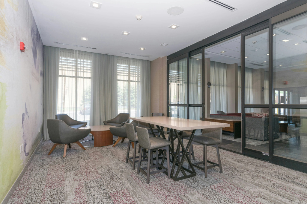 Courtyard by Marriott West Springfield
