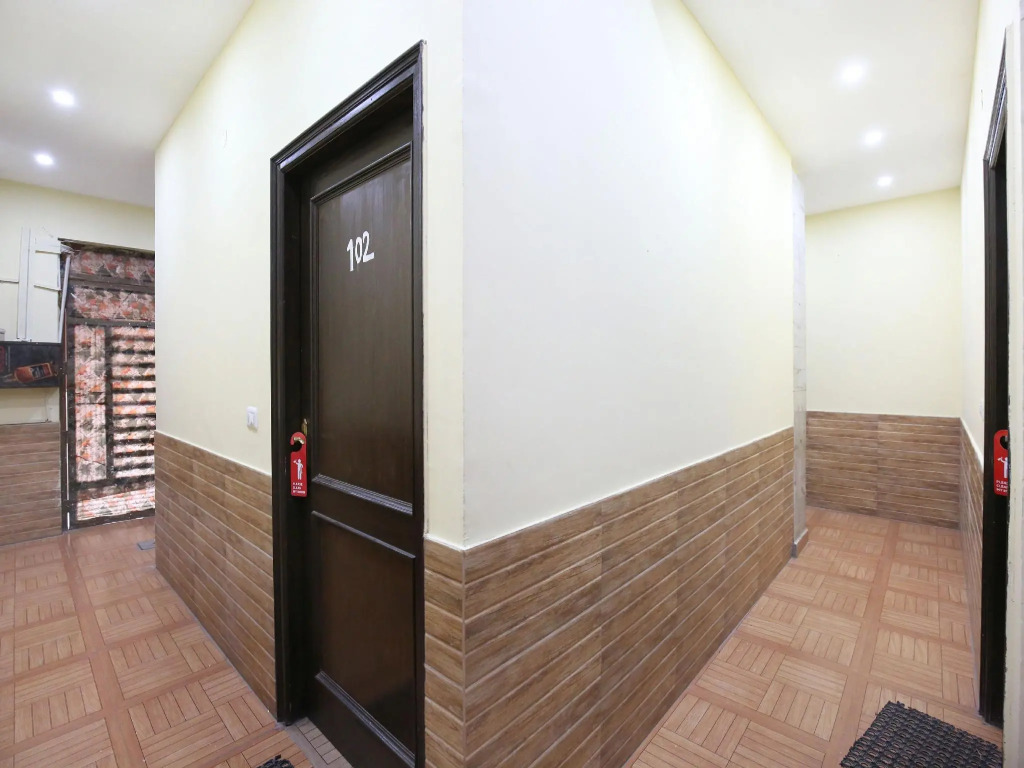 OYO 10362 Hotel Milan Inn