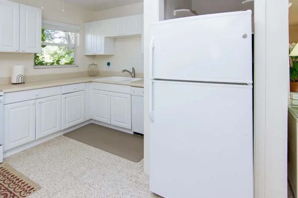 711 Albee Road West House - 2 Br home by RedAwning