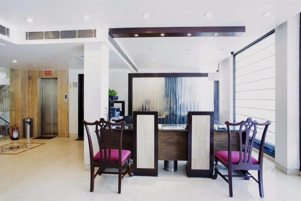 Rockland Hotel, C.R Park
