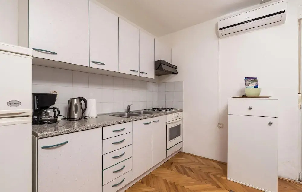 Stunning Home in Barbat-rab With Wifi and 2 Bedrooms